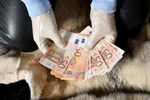 a prostitute counting her money in Vienna