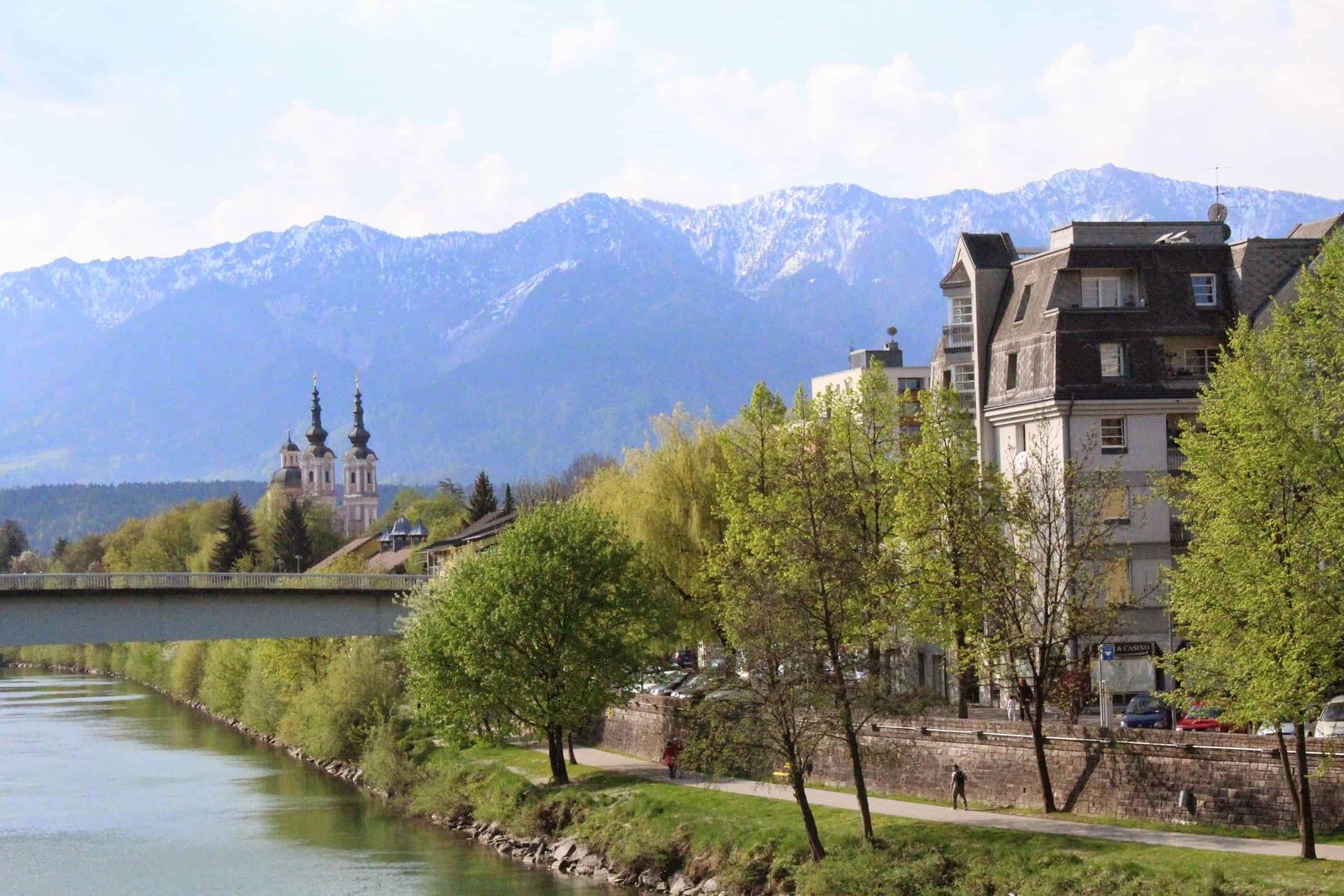 Conflict Arising from Purchased Services Results in Detainment of Hungarian Woman in Villach