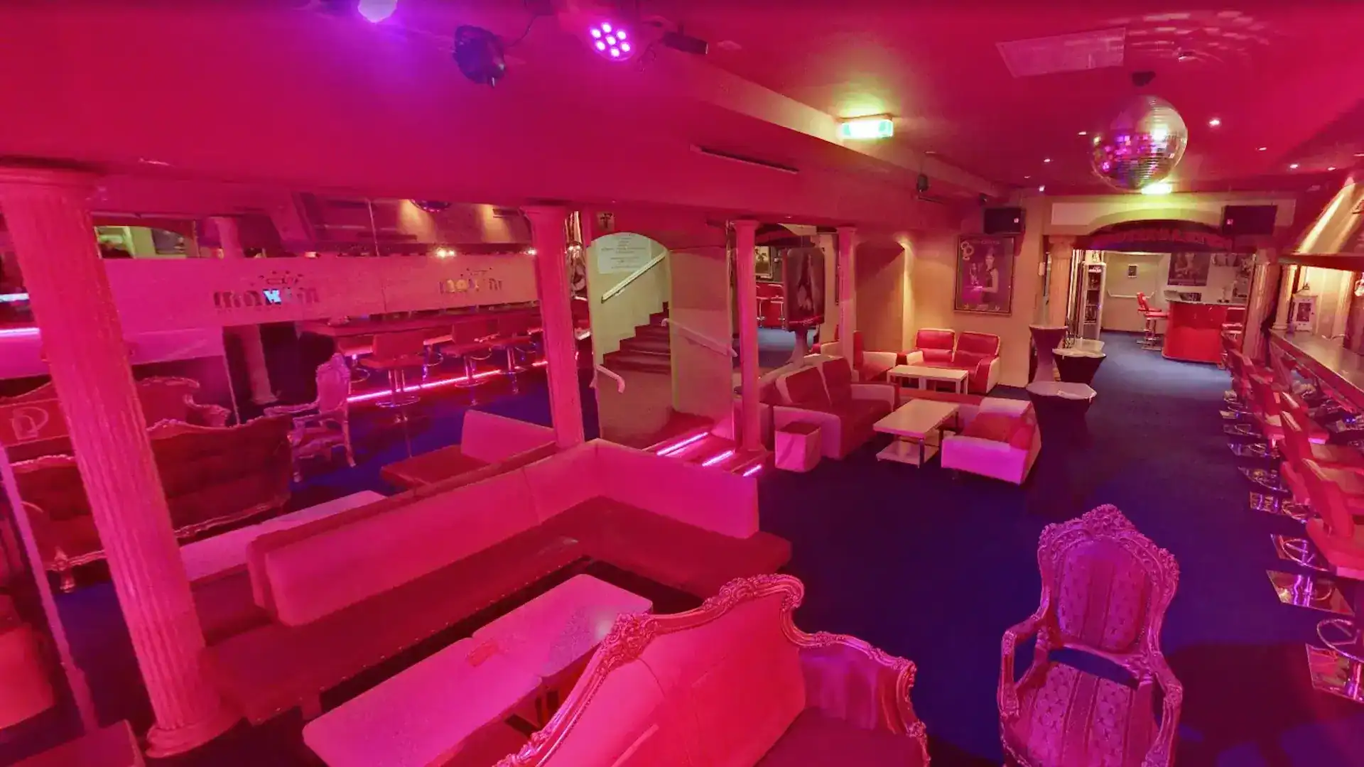 These are the newest girls in Nightclub Maxim Wien
