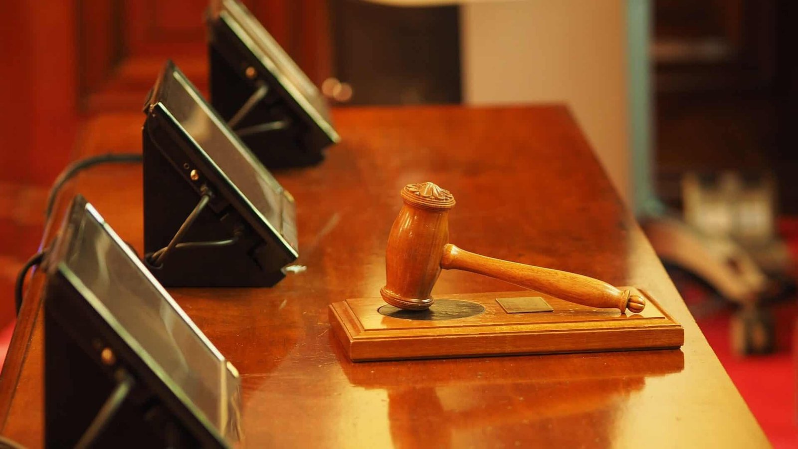 Man receives fine for threatening a sex club owner